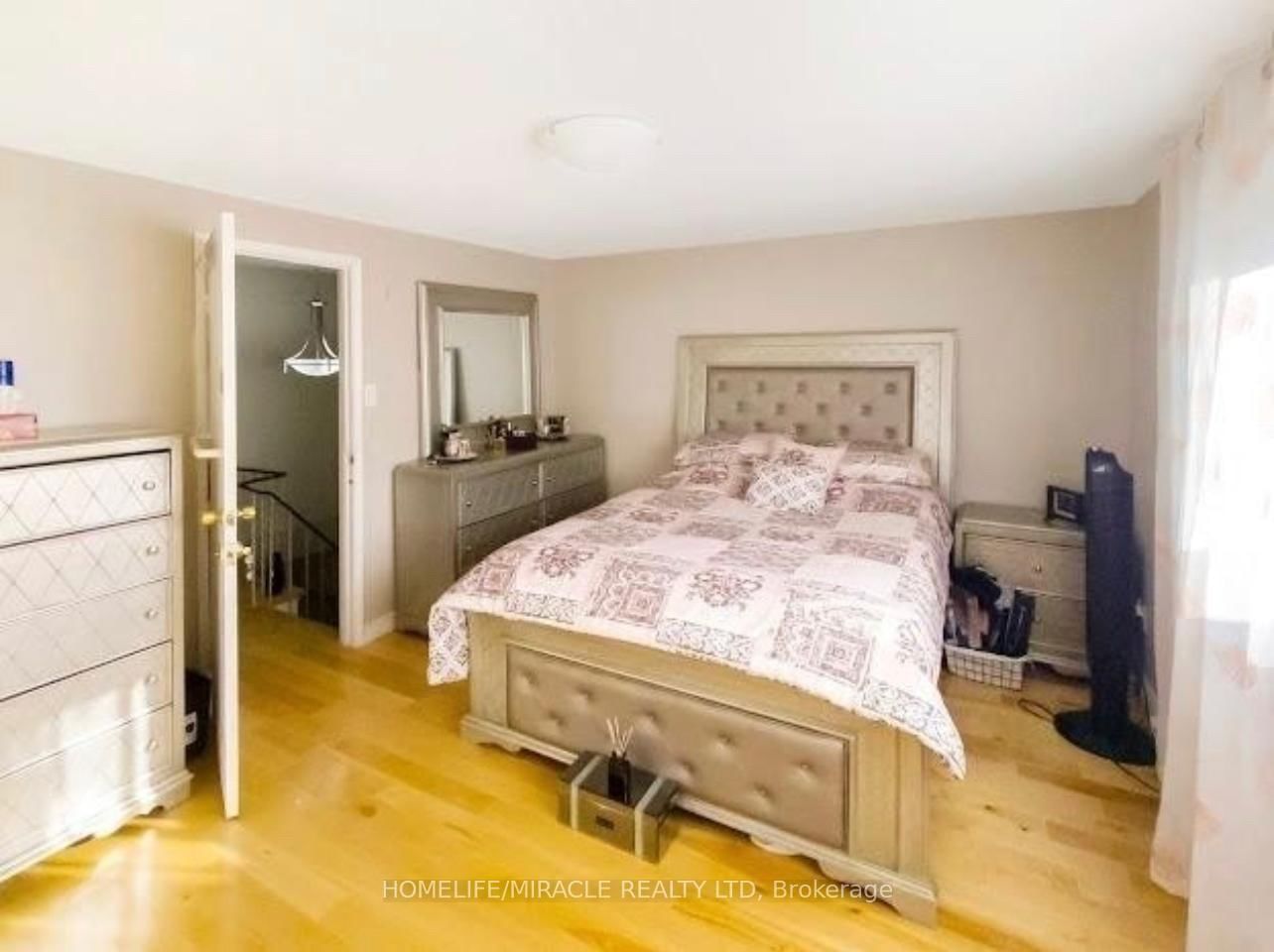 Townhouse for sale at 23 Mccallum Court, Brampton, Ontario, L6W 3M4 - Queen Street Corridor - MLS: W12796002