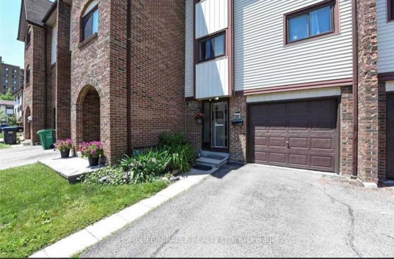 23 Mccallum Crt, Brampton, L6W 3M4 | Image 3