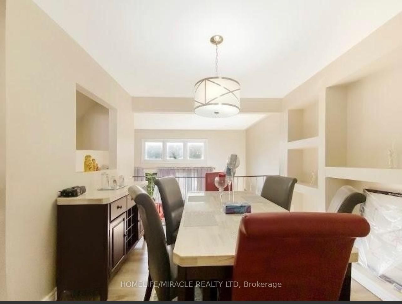 Townhouse for sale at 23 Mccallum Court, Brampton, Ontario, L6W 3M4 - Queen Street Corridor - MLS: W12796002