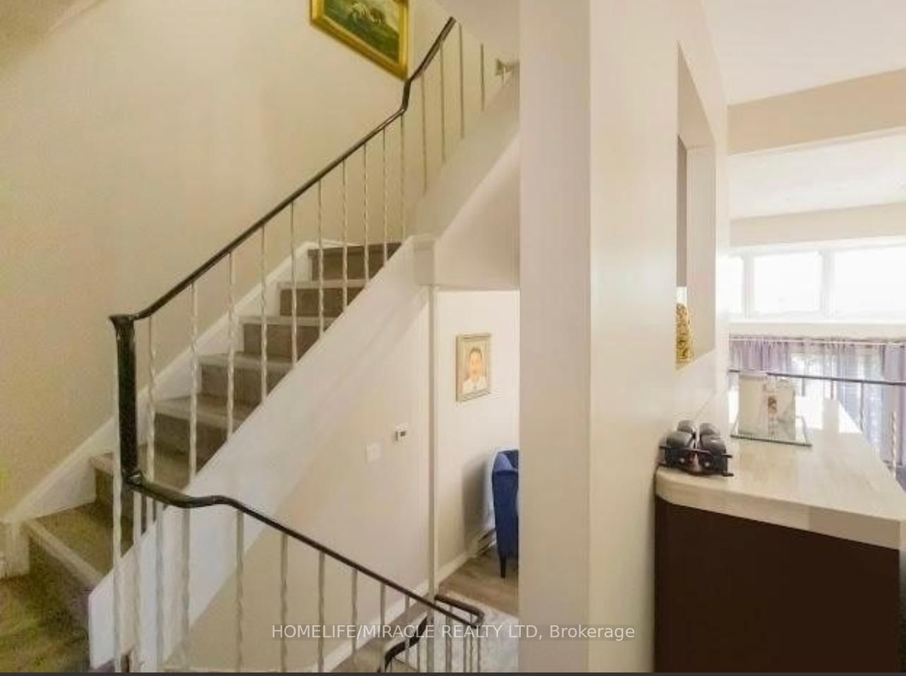 Townhouse for sale at 23 Mccallum Court, Brampton, Ontario, L6W 3M4 - Queen Street Corridor - MLS: W12796002