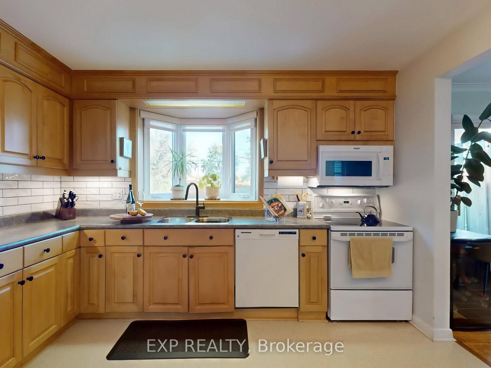 Detached House for sale at 22 Chestnut Avenue, Brampton, Ontario, L6X 2A5 - Northwood Park - MLS: W12796496