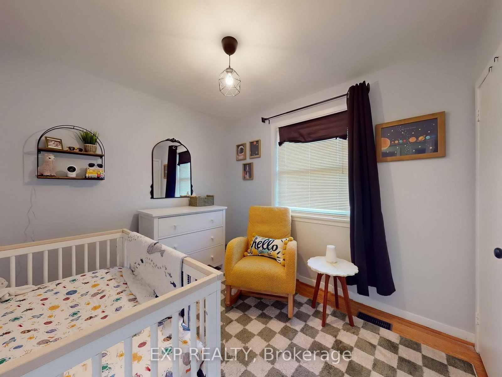 Detached House for sale at 22 Chestnut Avenue, Brampton, Ontario, L6X 2A5 - Northwood Park - MLS: W12796496