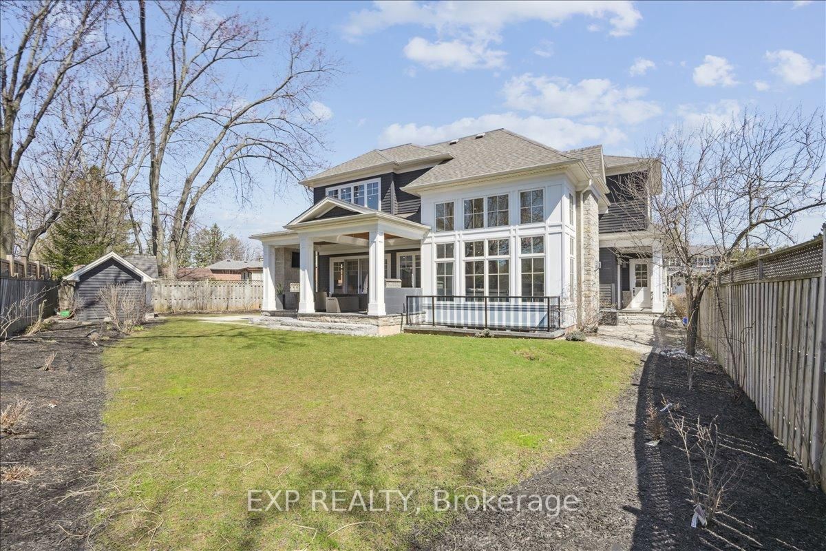 Detached House for sale at 528 Wellington Crescent, Oakville, Ontario, L6L 4X5 - West - MLS: W12796538