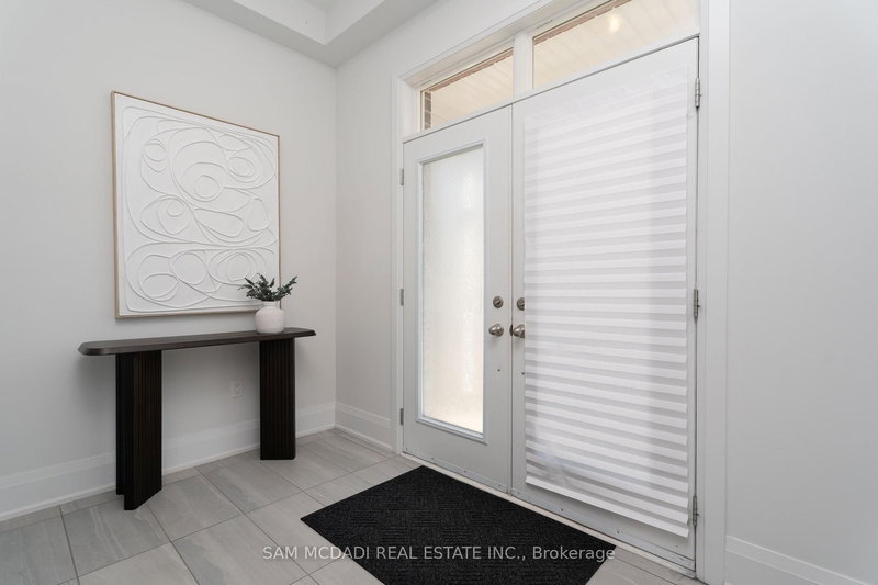 1949 Barbertown Rd, Mississauga, L5M 2G9 | Image 2