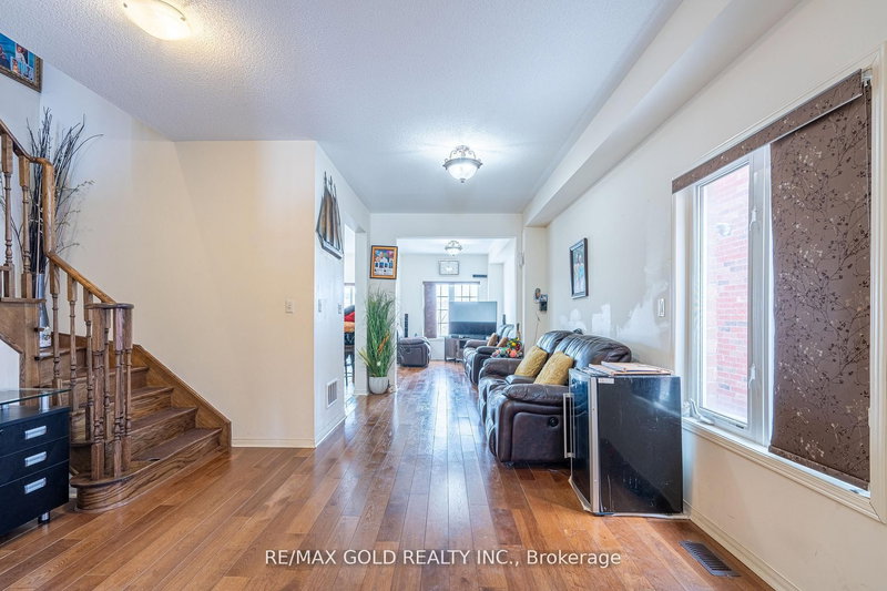 14 Gulfbrook Circ, Brampton, L6Z 0G4 | Image 3