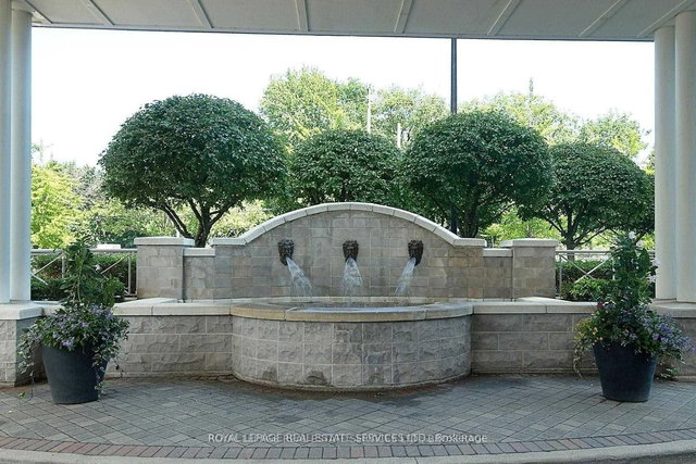 1109 - 1 Aberfoyle Crescent