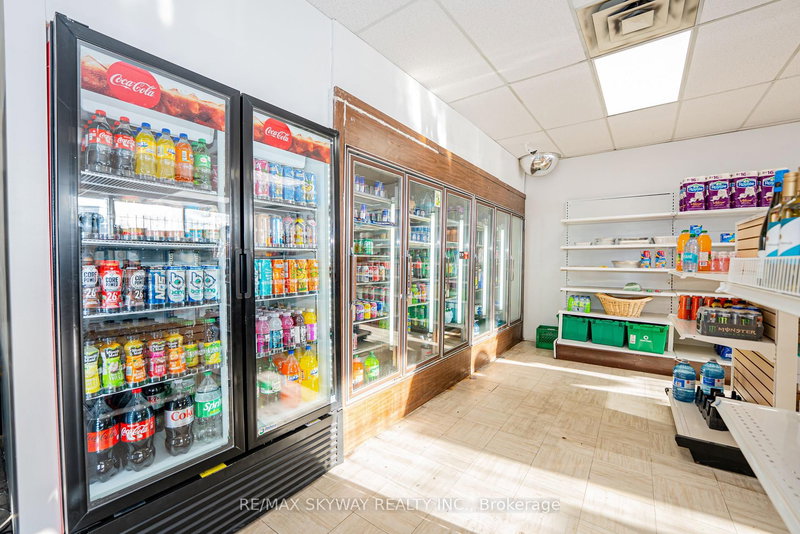 01 - 1125 Dundas St E, Mississauga, L4Y 2C4 | Image 3