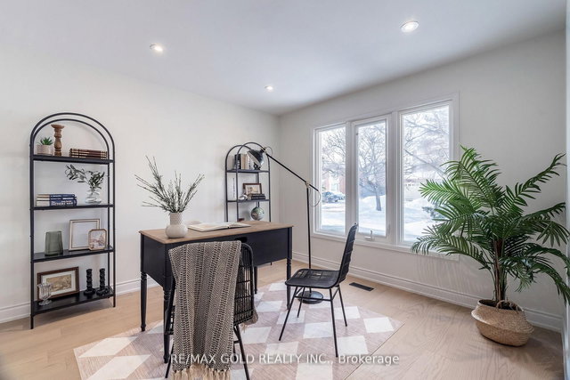 1138 Sawgrass Crescent