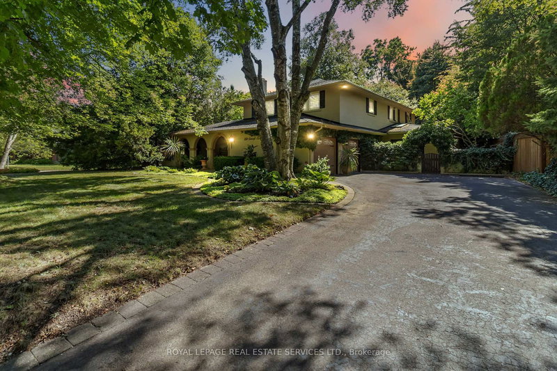 150 Cairncroft Rd, Oakville, L6J 4L9 | Image 3