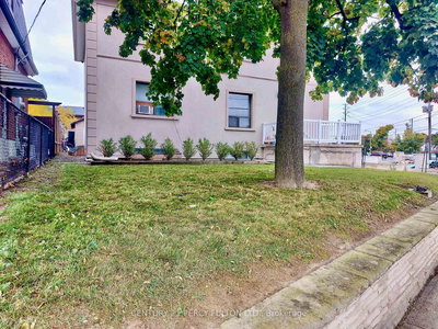 2 - 952 Scarlett Rd | Toronto | Image