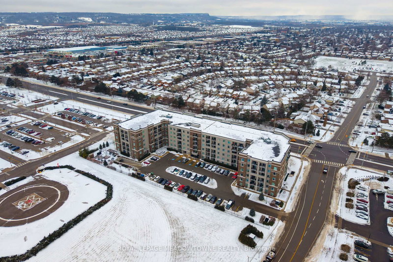 324 - 610 Farmstead Dr, Milton, L9T 8X5 | Image 3