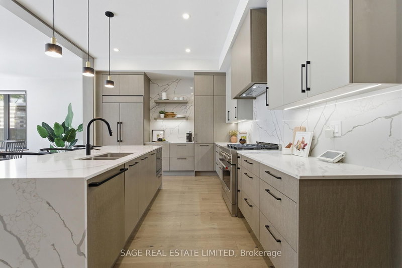 10 Brant Ave, Mississauga, L5G 3N8 | Image 2