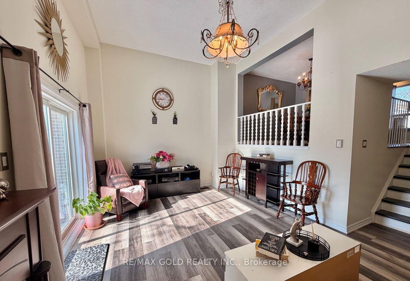 26 - 7707 Darcel Ave, Mississauga, L4T 3W9 | Image 3