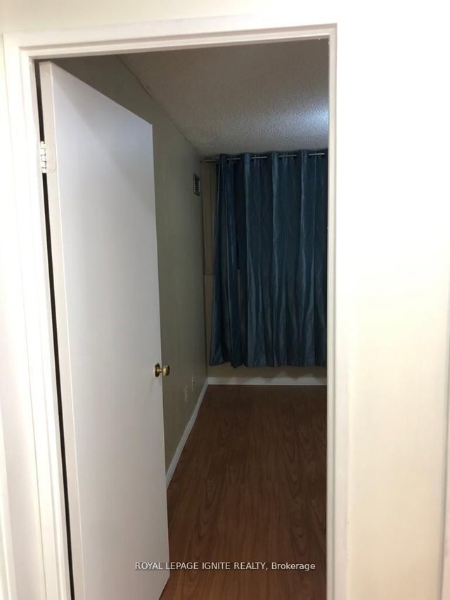 707 - 3695 Kaneff Crescent