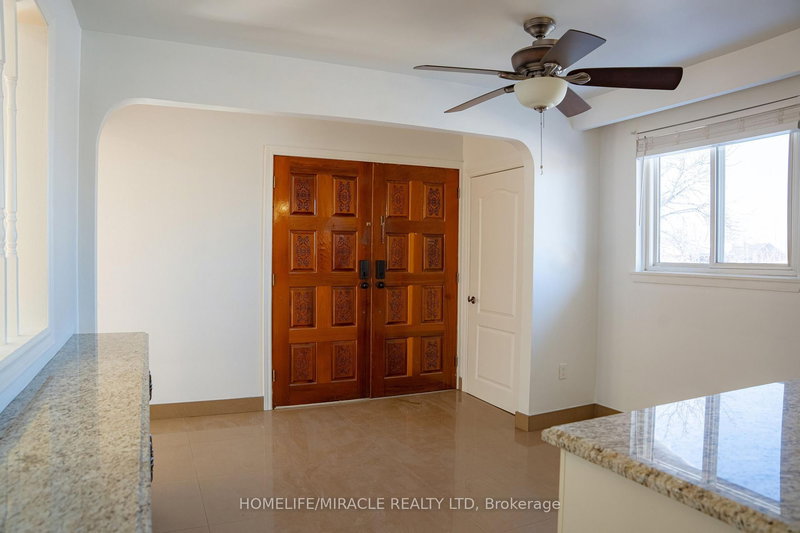 154 Shoreham Dr, Toronto, M3N 1T2 | Image 2