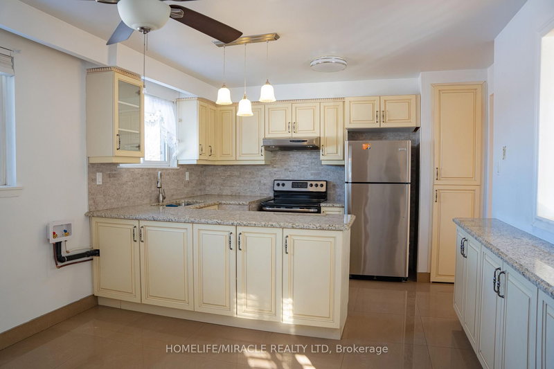 154 Shoreham Dr, Toronto, M3N 1T2 | Image 3