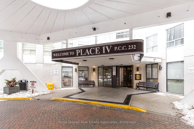 1006 - 3650 Kaneff Crescent