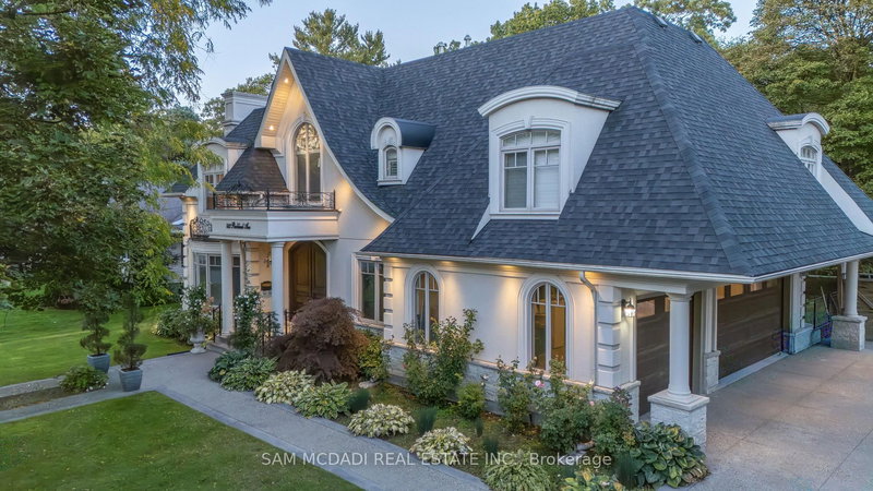 883 Parkland Ave, Mississauga, L5H 3G6 | Image 2