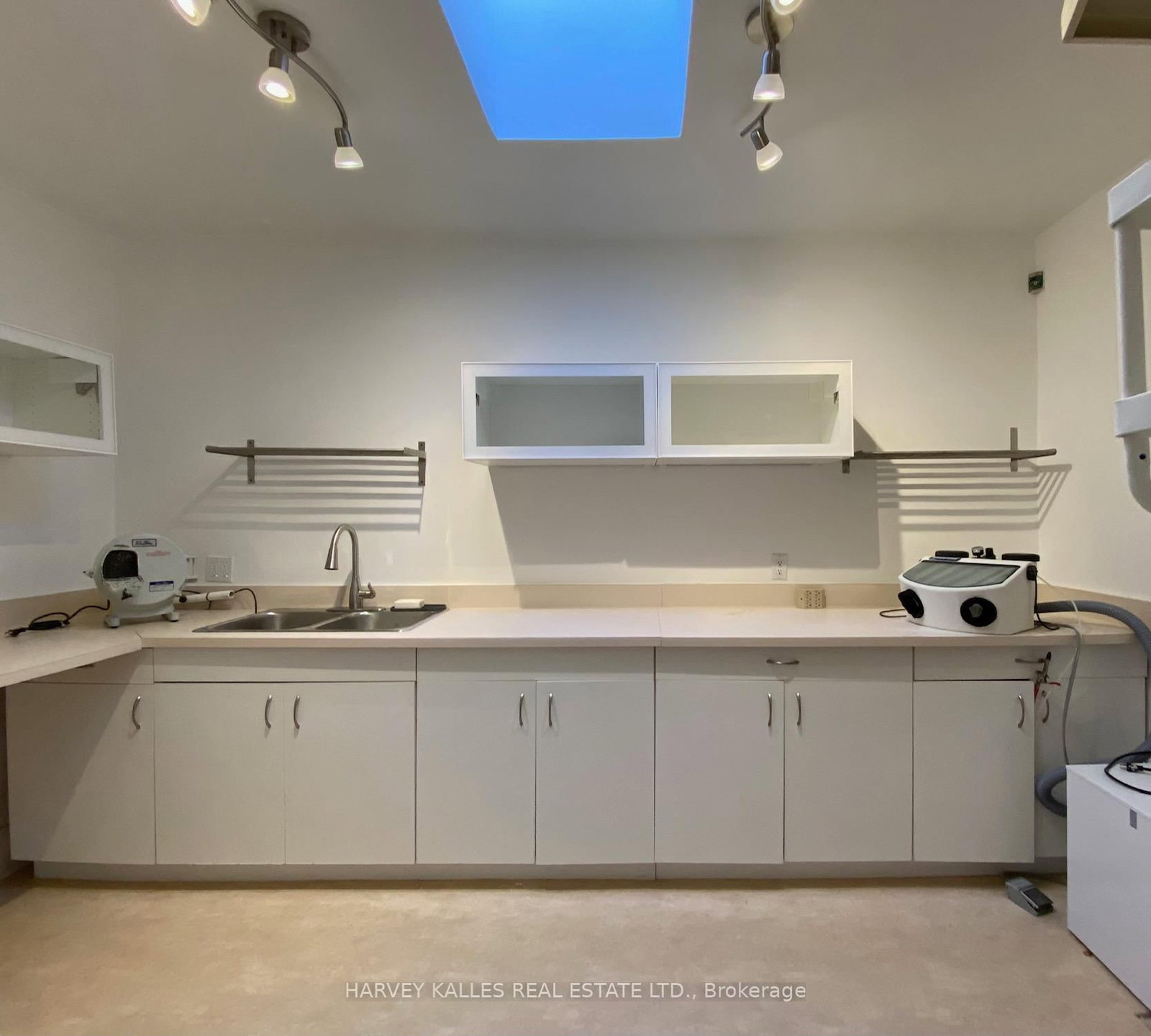 1261 A St.Clair Avenue W - Photo 9