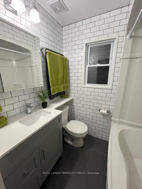 Detached House for sale at 5 Acorn Avenue, Toronto, Ontario, M9B 3P7 - Islington-City Centre West - MLS: W12800808