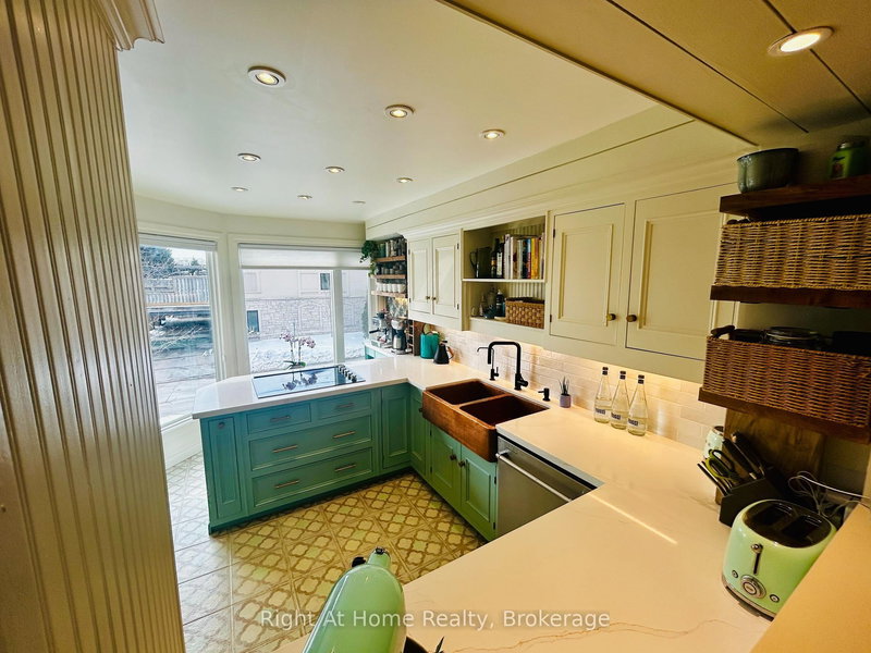 109 Brant St, Oakville, L6K 2Z7 | Image 3