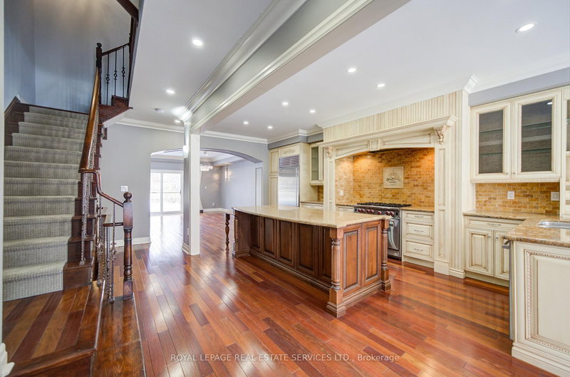 115 St Lawrence Dr, Mississauga, L5G 4V2 | Image 3