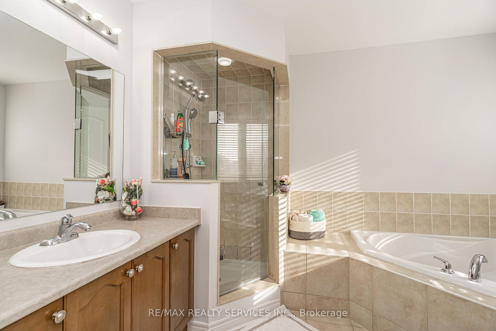 Detached House for sale at 88 Sled Dog Road, Brampton, Ontario, L6R 0J4 - Sandringham-Wellington - MLS: W12801252