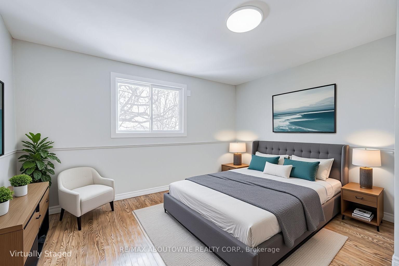 Townhouse sold at 100 Oakdale Drive, Oakville, Ontario, L6H 1J3 - College Park - MLS: W12801364