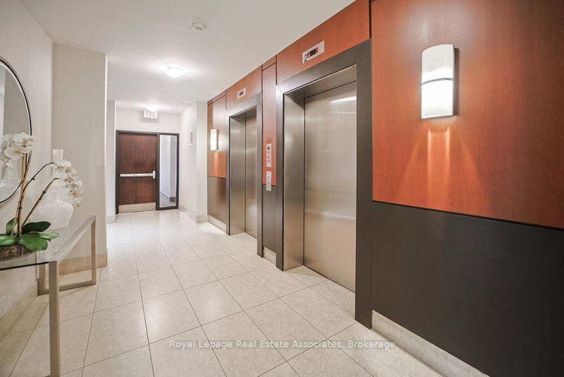 107 - 80 Port St E, Mississauga, L5G 4V6 | Image 3