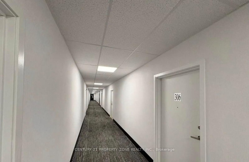 301 - 3401 Ridgeway Dr, Mississauga, L5L 5T3 | Image 3