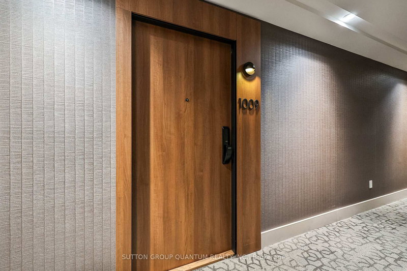 1009 - 21 Park St E, Mississauga, L5G 0C2 | Image 3