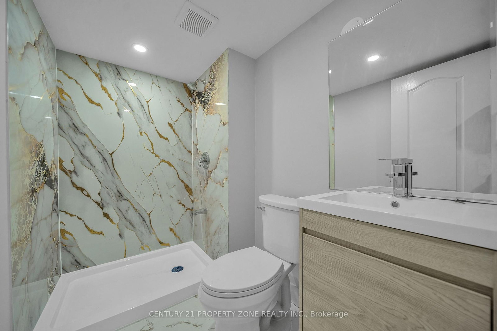 Detached House for sale at 102 Prince Charles Drive, Halton Hills, Ontario, L7G 3V6 - Georgetown - MLS: W12802224