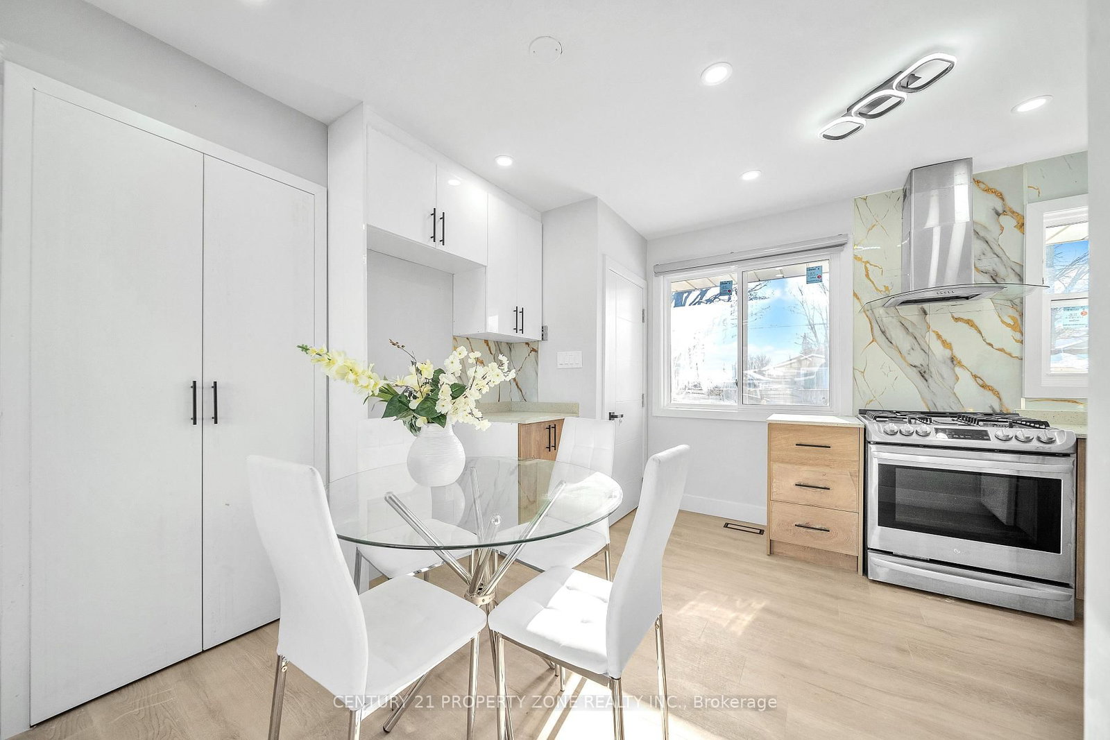 Detached House for sale at 102 Prince Charles Drive, Halton Hills, Ontario, L7G 3V6 - Georgetown - MLS: W12802224