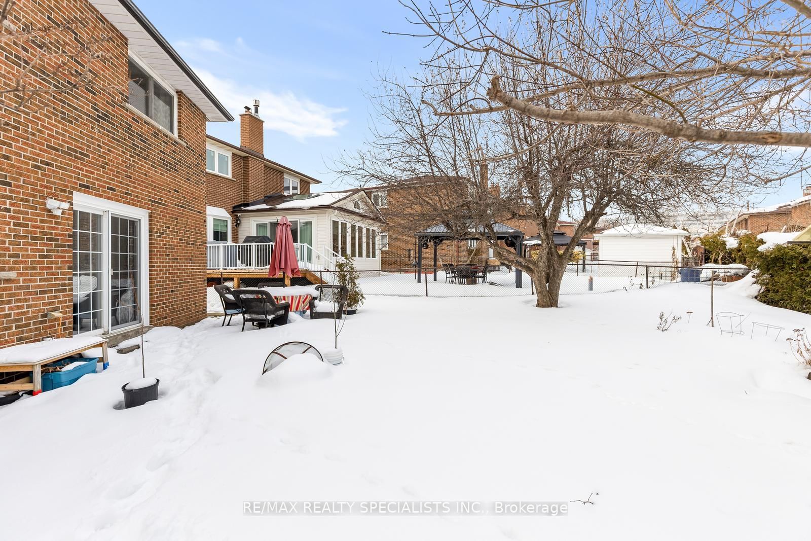 Detached House for sale at 100 Princeton Terrace, Brampton, Ontario, L6S 3S9 - Northgate - MLS: W12802244