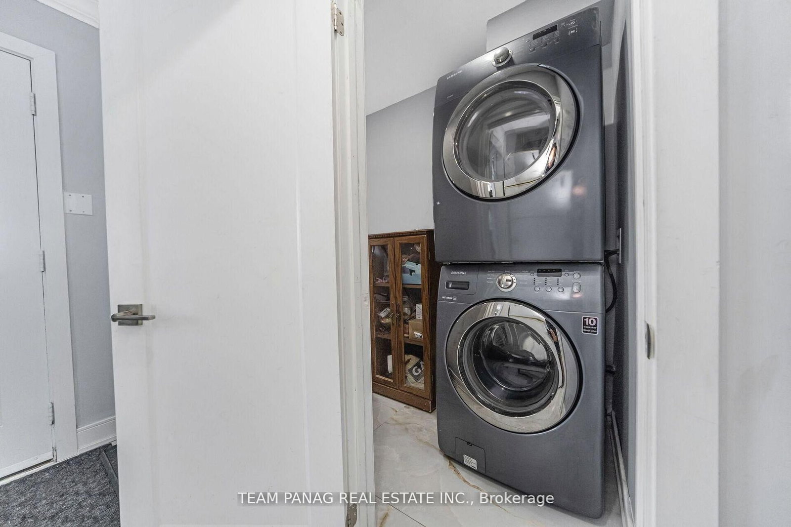 Semi-Detached House for sale at 8 Benton Street, Brampton, Ontario, L6W 3B9 - Brampton East - MLS: W12802386