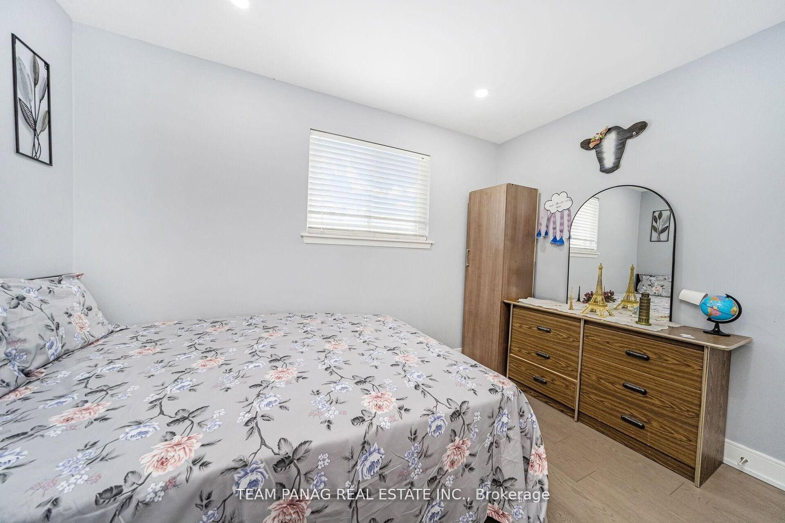 Semi-Detached House for sale at 8 Benton Street, Brampton, Ontario, L6W 3B9 - Brampton East - MLS: W12802386