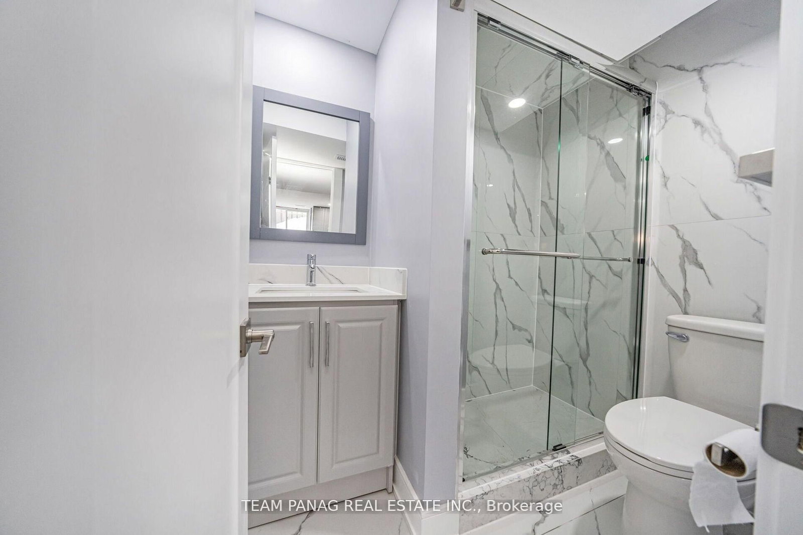 Semi-Detached House for sale at 8 Benton Street, Brampton, Ontario, L6W 3B9 - Brampton East - MLS: W12802386