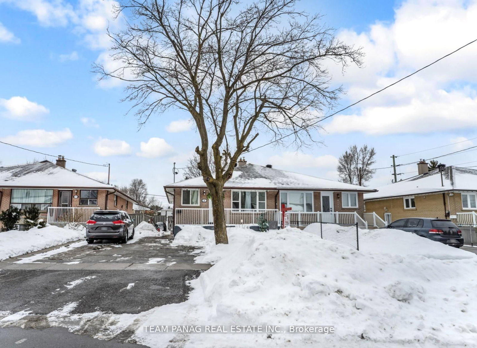 Semi-Detached House for sale at 8 Benton Street, Brampton, Ontario, L6W 3B9 - Brampton East - MLS: W12802386