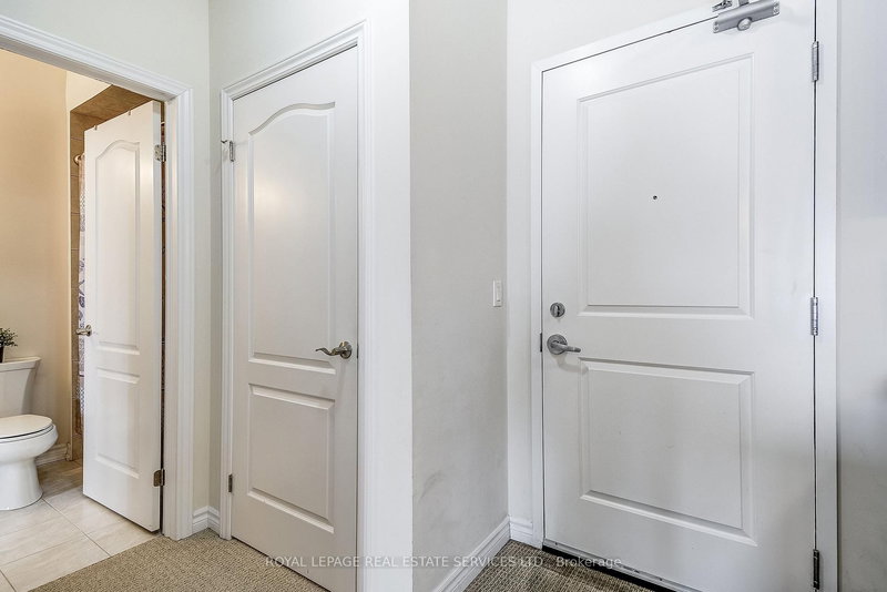 211 - 1360 Costigan Rd, Milton, L9T 0Y8 | Image 3