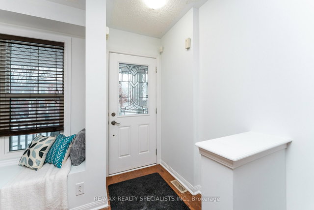 1134 Riddell Crescent