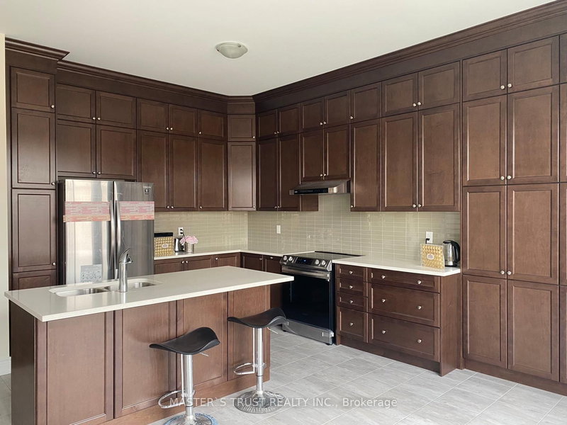 18 Midmorning Rd, Brampton, L6X 5P7 | Image 3