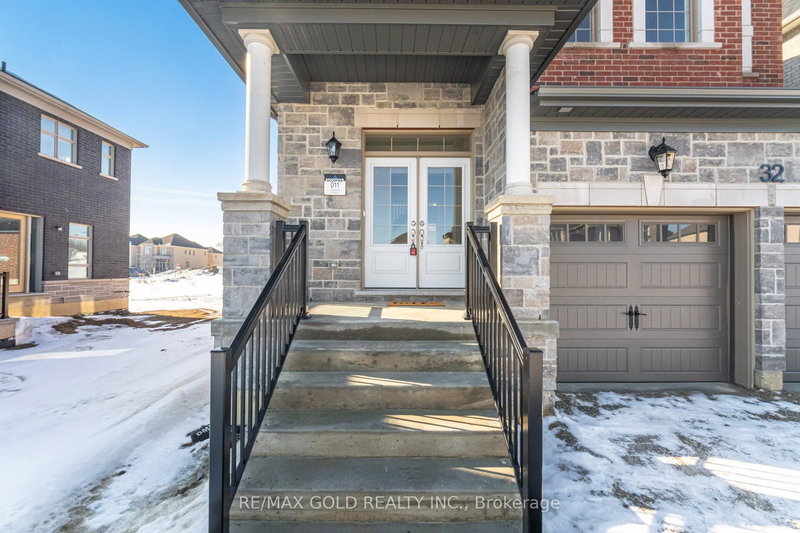 32 Addison St, Caledon, L7C 4N2 | Image 3