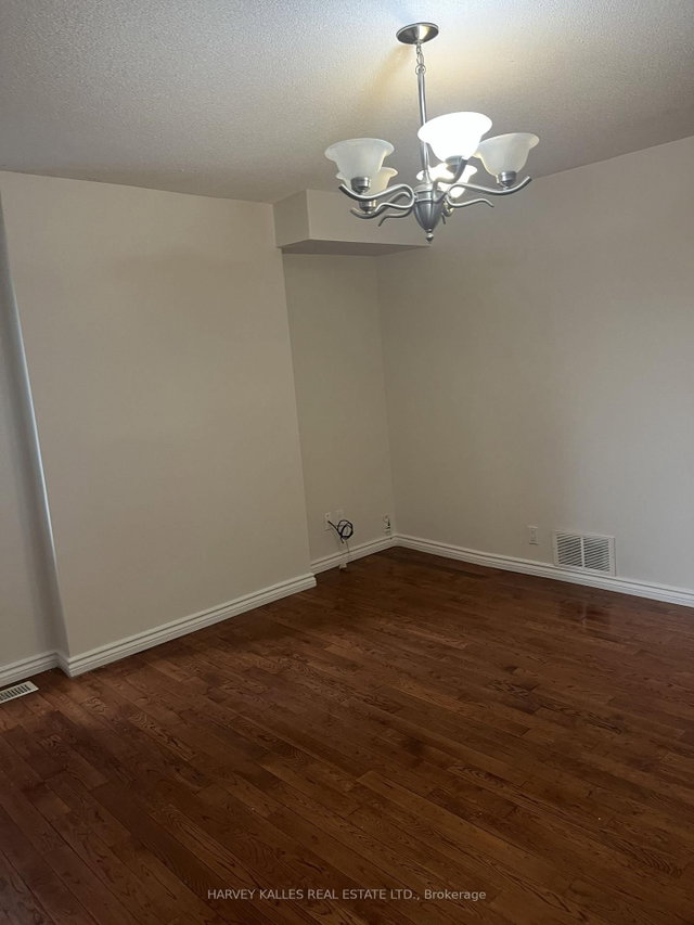 Upper - 916 Bloor Street W