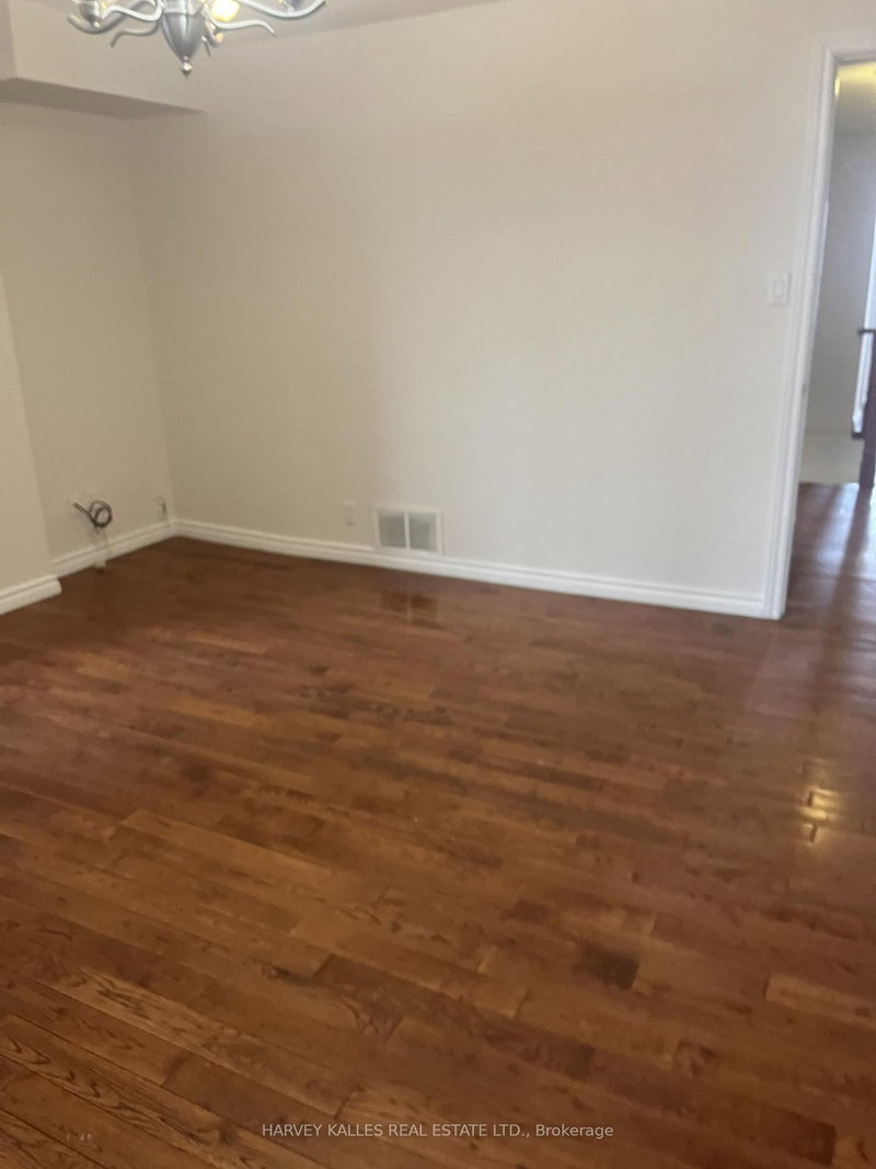 Upper - 916 Bloor St W, Toronto, M6H 1L1 | Image 3