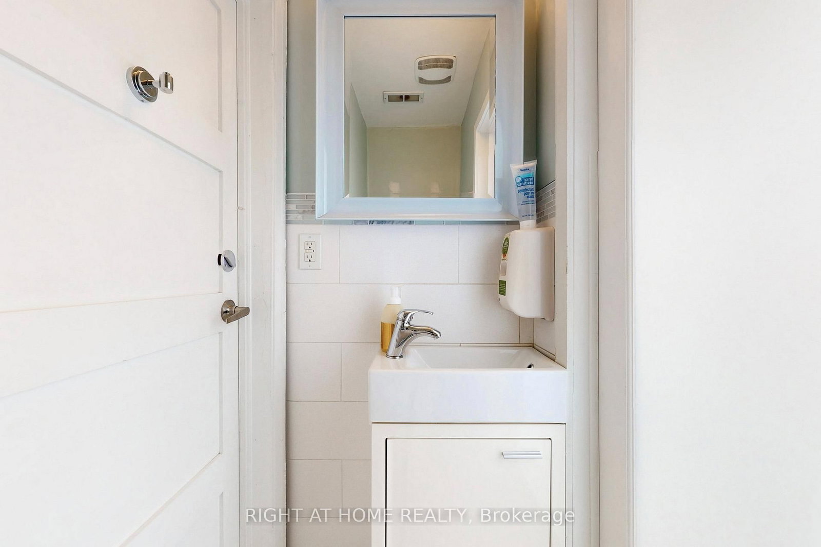 2390A Bloor Street W - Photo 31