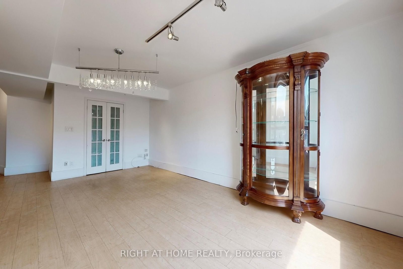 2390A Bloor Street W - Photo 7