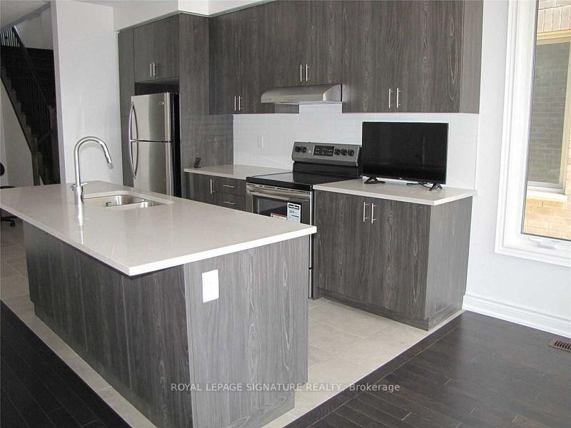 Main - 53 Hubbell Rd, Brampton, L6Y 1P3 | Image 3