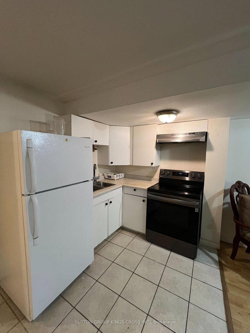 BSMT - 794 Khan Cres, Mississauga, L5V 2R2 | Image 3