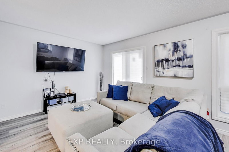 83 Wickstead Crt, Brampton, L6R 1N8 | Image 3