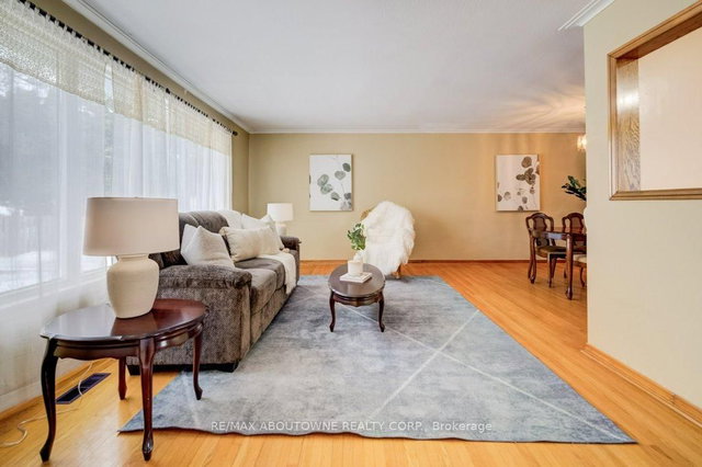 1245 Tyneburn Crescent